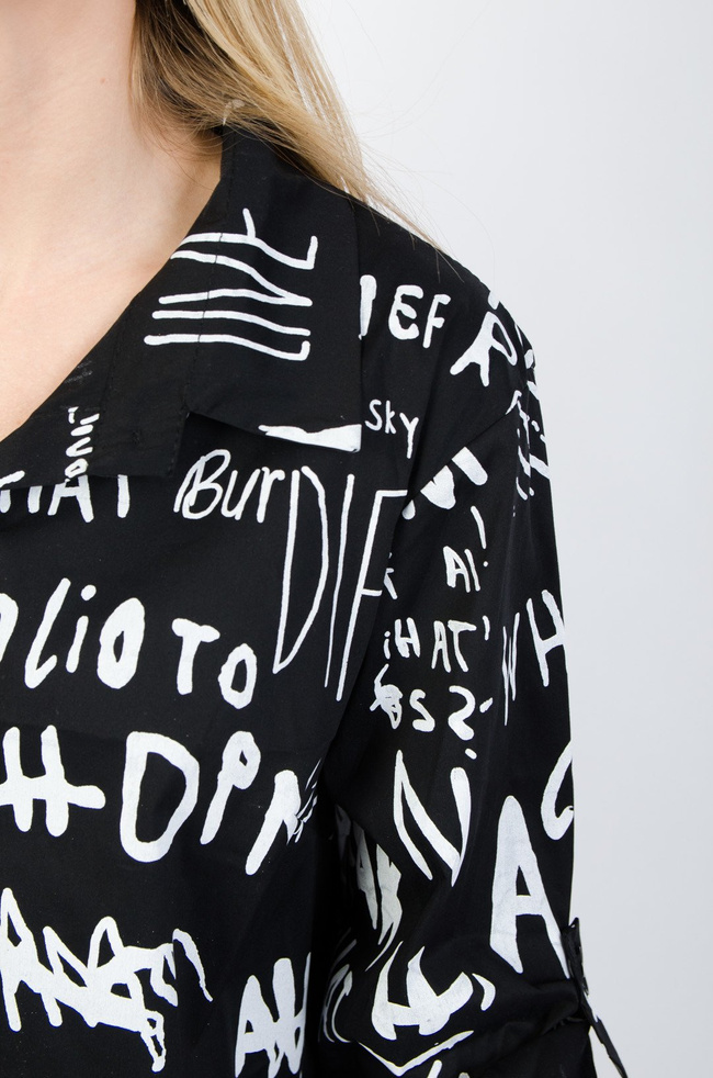 CZARNA KOSZULOWA SUKIENKA/TUNIKA Z NAPISAMI 