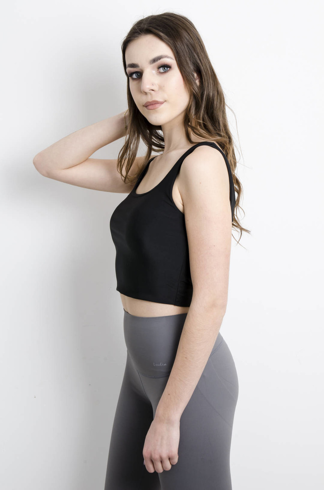 TOP CZARNY NA RAMIĄCZKACH  