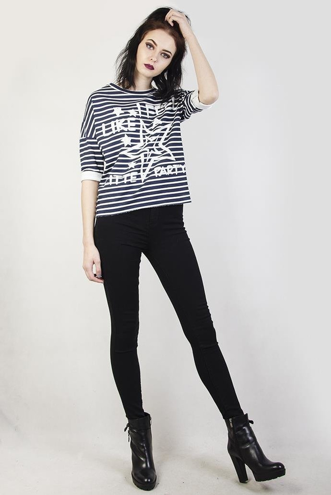 Bluzka w biało-granatowe paski, z nadrukiem