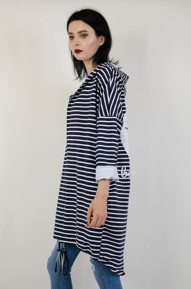 NARZUTA W PASKI Z GWIAZDĄ NA PLECACH