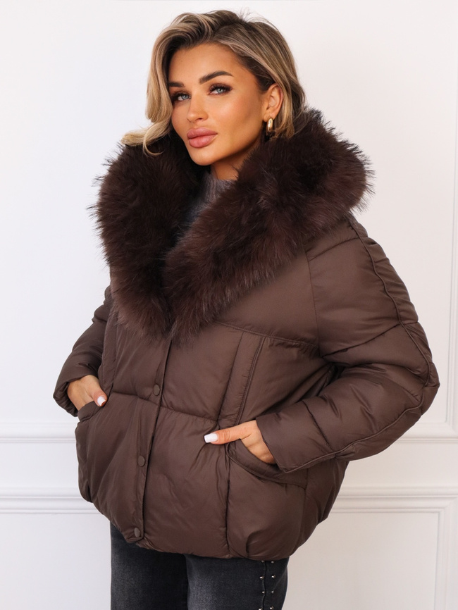 KURTKA Z FUTERKIEM ZAPINANA NA ZAMEK I ZATRZASKI- CZEKOLADOWA