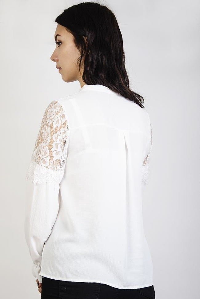 Biała bluzka koszulowa z kokardą