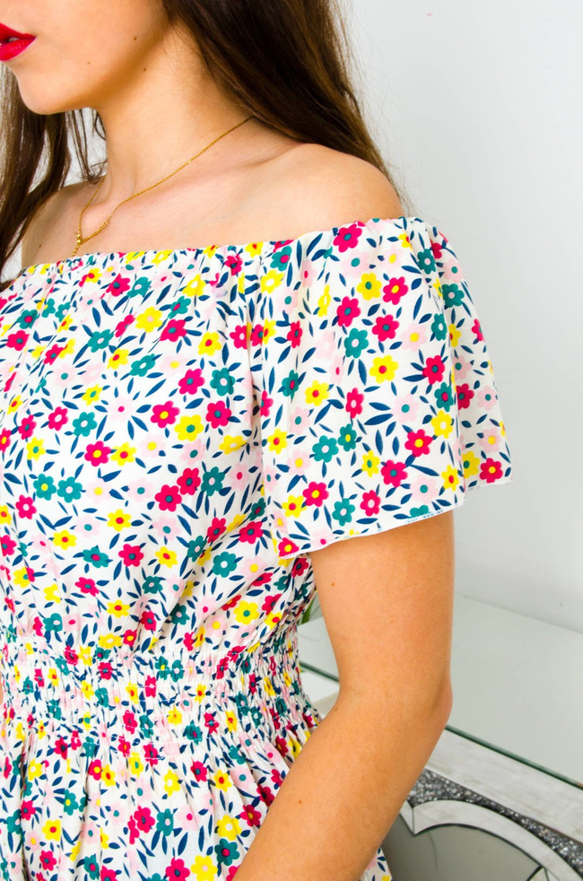 BIAŁA DLUGA SUKIENKA W KWIATY