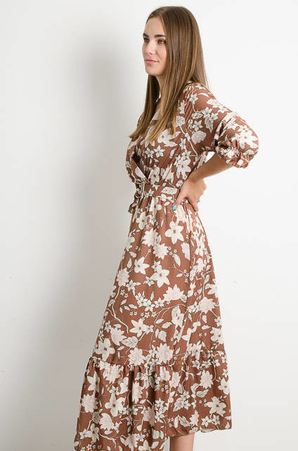 BRĄZOWA SUKIENKA MAXI W KWIATY Z PASKIEM
