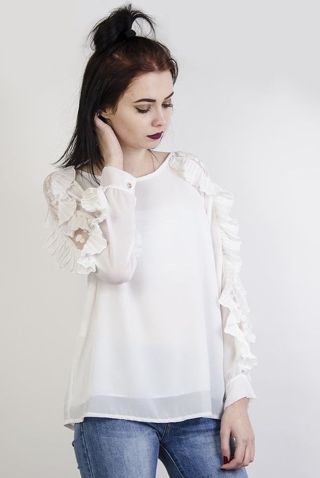 Biała bluzka koszulowa z falbankami przy rękawach