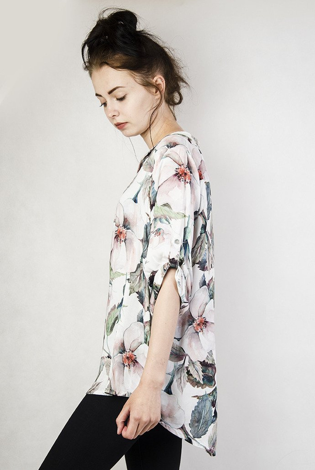 Koszula w kwiatowy wzór, z guzikami