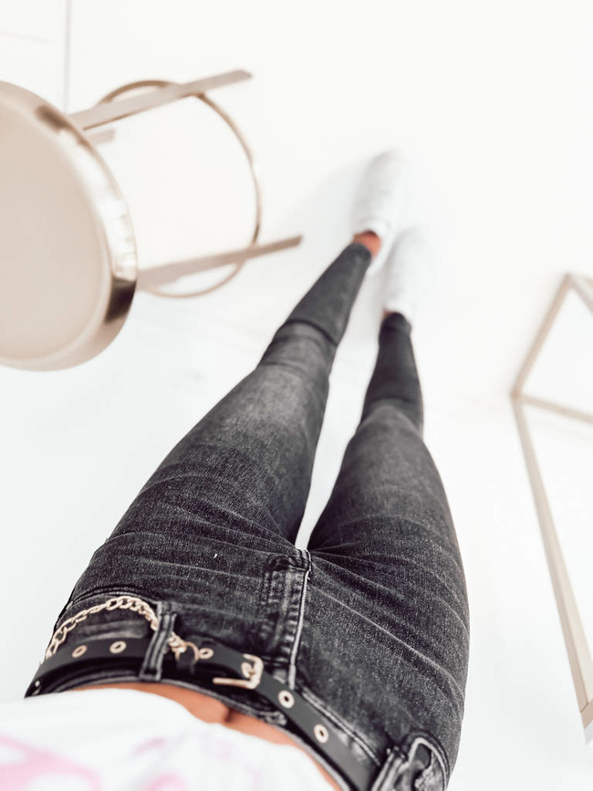 SPODNIE CZARNE Z WYSOKIM STANEM + PASEK Z ŁAŃCUSZKIEM