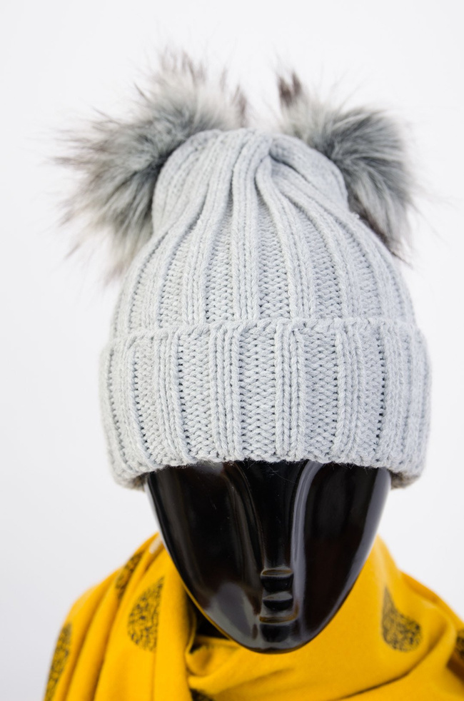 SZARA ZIMOWA CZAPKA Z DWOMA POMPONAMI