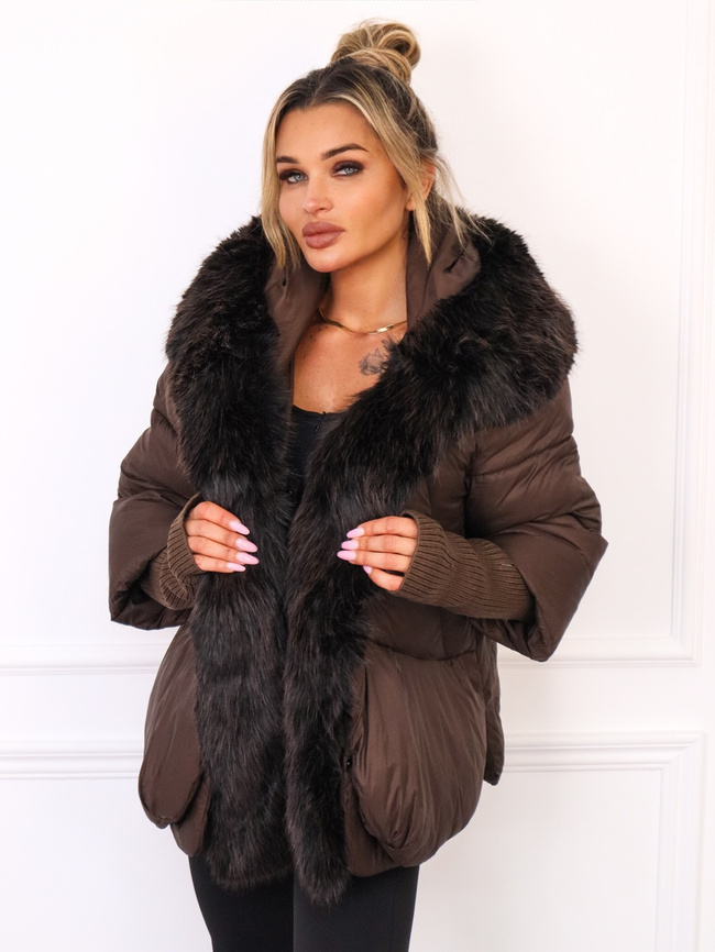 KURTKA PUCHOWA Z FUTREM I DŁUGIMI ŚCIĄGACZAMI NA RĘKAWACH- CZEKOLADOWA