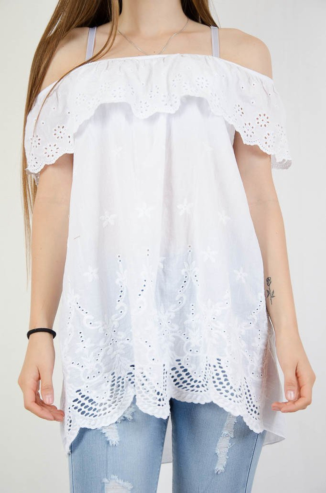 Biała hiszpanka z ażurowymi wycięciami