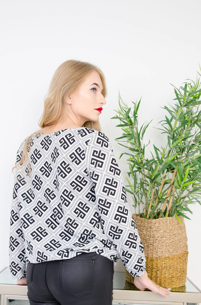 BIAŁA WZORZYSTA BLUZKA 