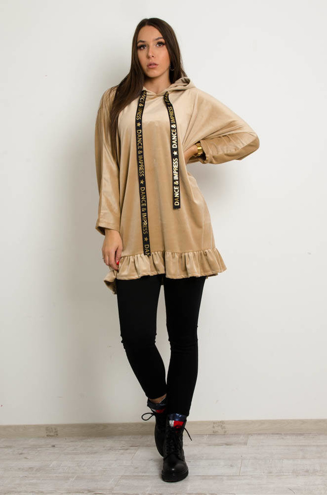 BEŻOWA WELUROWA SUKIENKA Z FALBANĄ