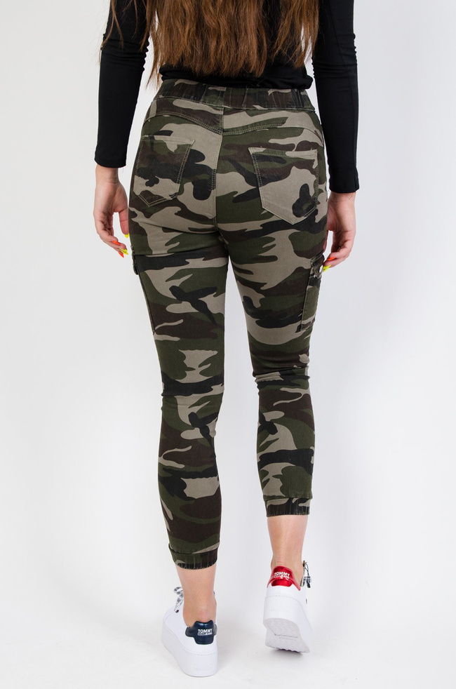 Przylegające spodnie moro- Bojówki