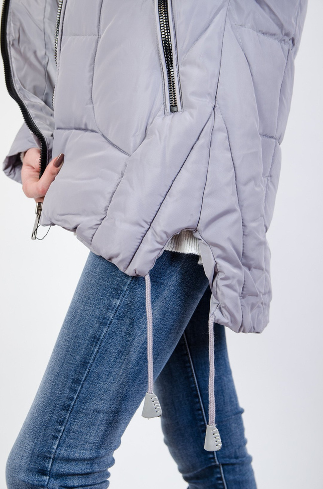 Szara kurtka pikowana z rozcięciami po bokach