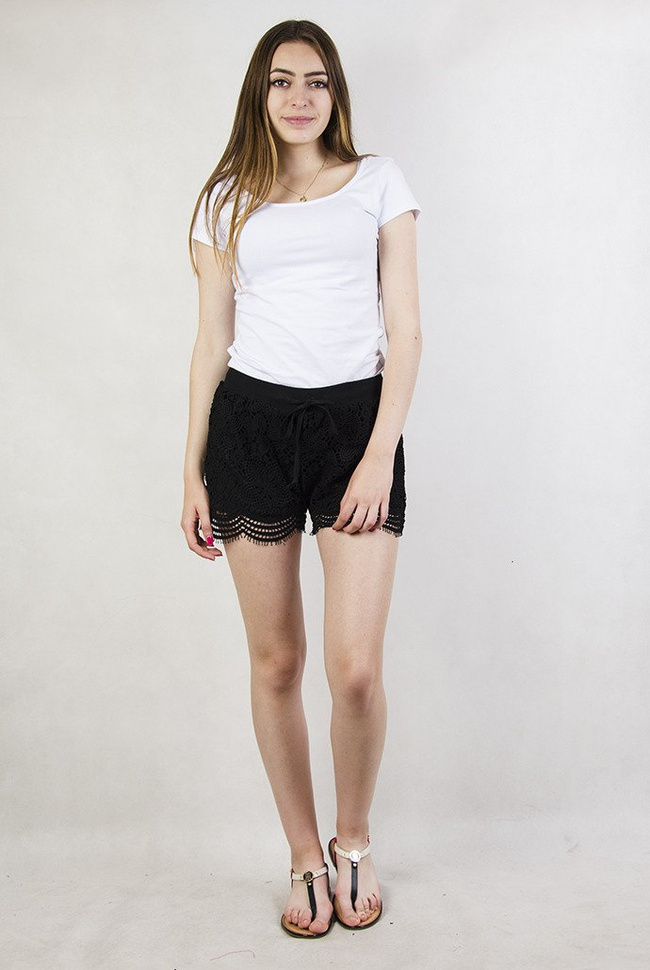 Czarne koronkowe szorty
