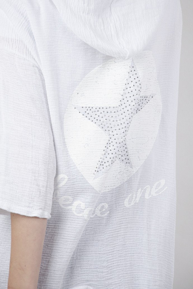 Biała narzuta z domieszką lnu, z gwiazdą