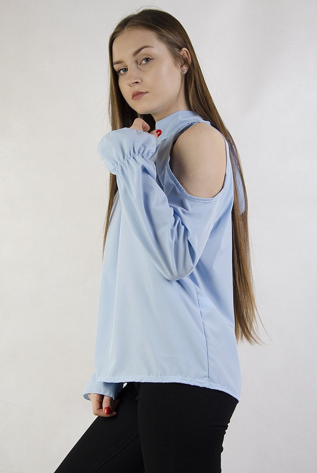 Niebieska bluzka na długi rękaw z odkrytymi ramionami