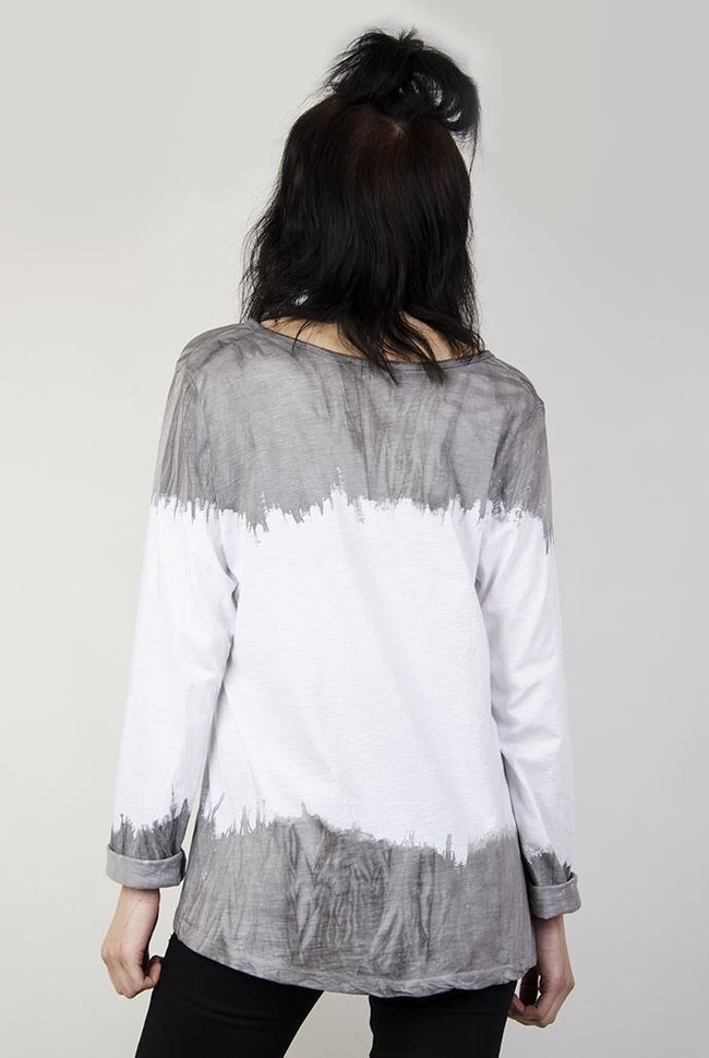 Biało-szara bluzka z motylem