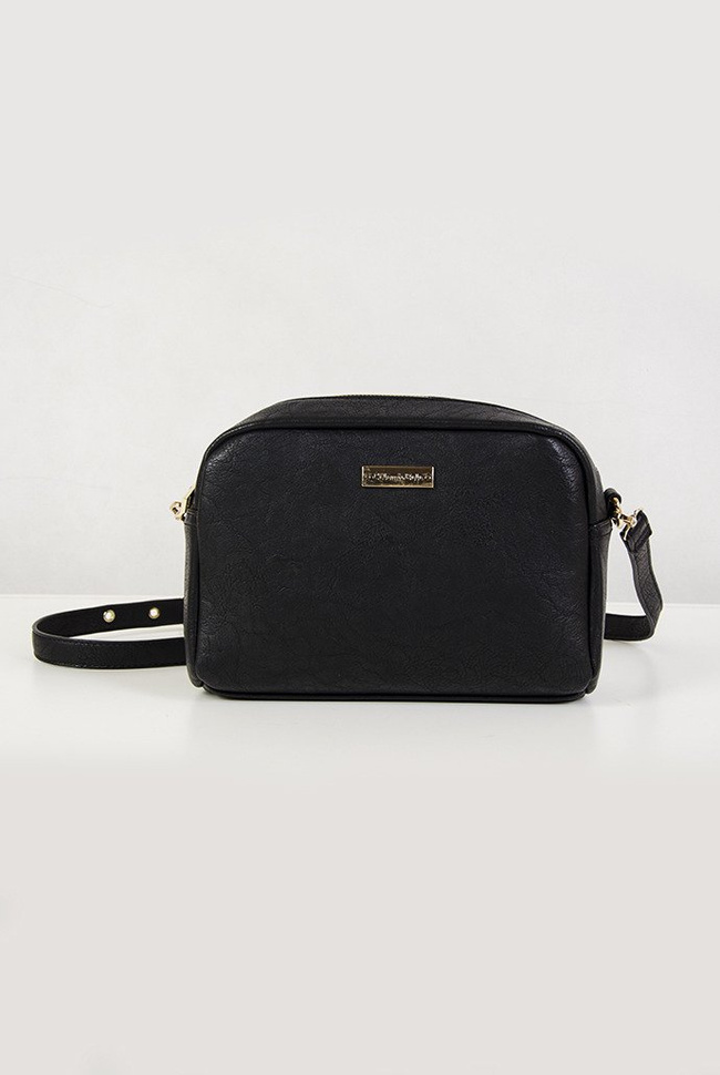 Czarna, mała torebka ze sprzączką