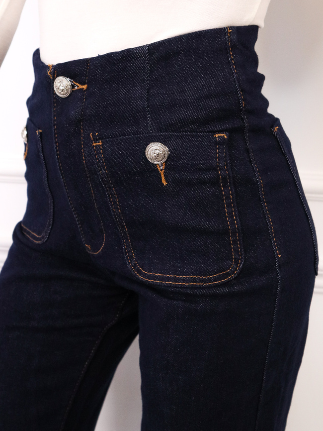 SPODNIE JEANSOWE Z OZDOBNYMI GUZIKAMI I KIESZENIAMI Z PRZODU- GRANATOWE