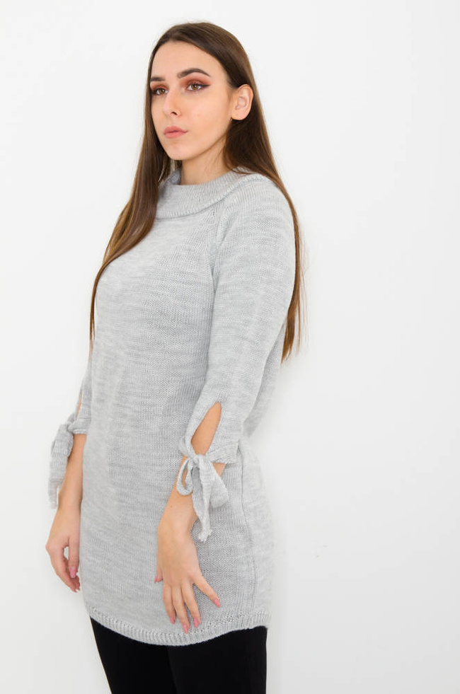 SZARY SWETER ZE WSTAŻKĄ NA RĘKAWIE 