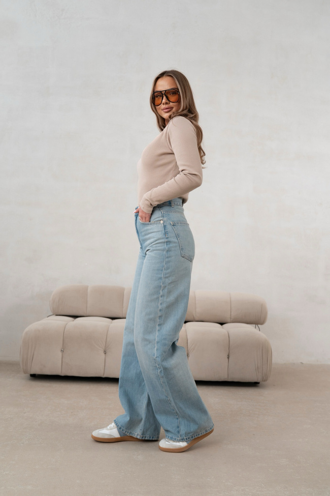 BLUZKA BASIC PRĄŻKOWANA DEKOLT W SZPIC- BEŻOWA