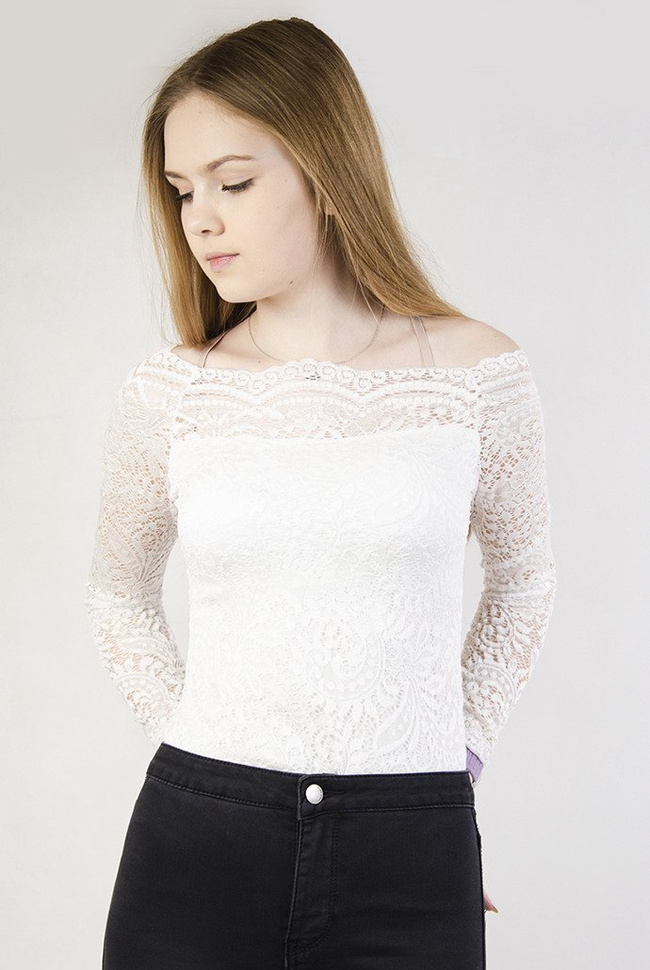 Białe koronkowe body