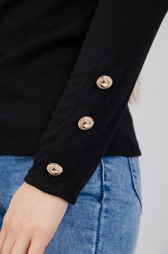Czarna prążkowana bluzka ze złotymi guzikami