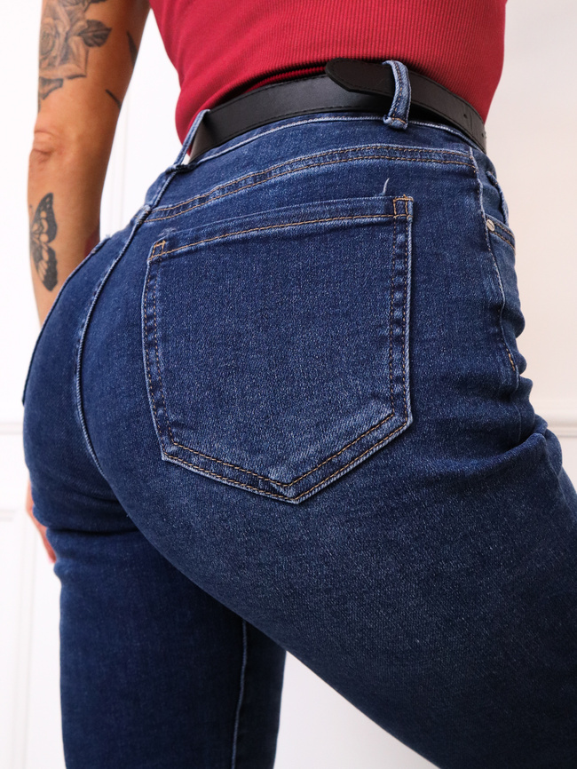 SPODNIE JEANSOWE MOM FIT Z PRZESZYCIAMI NA KIESZENI I KOKARDKĄ+ PASEK