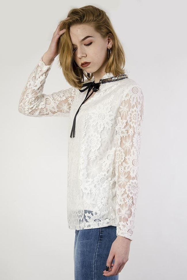 Biała bluzka koronkowa, z efektownym kołnierzykiem