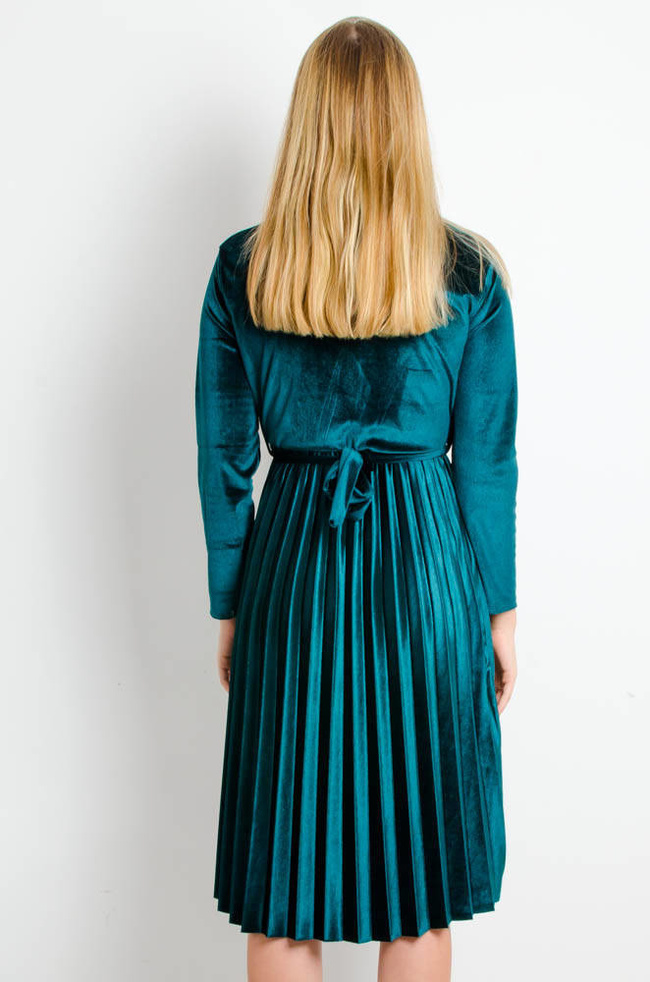 ZIELONA WELUROWA SUKIENKA Z PLISOWANIEM