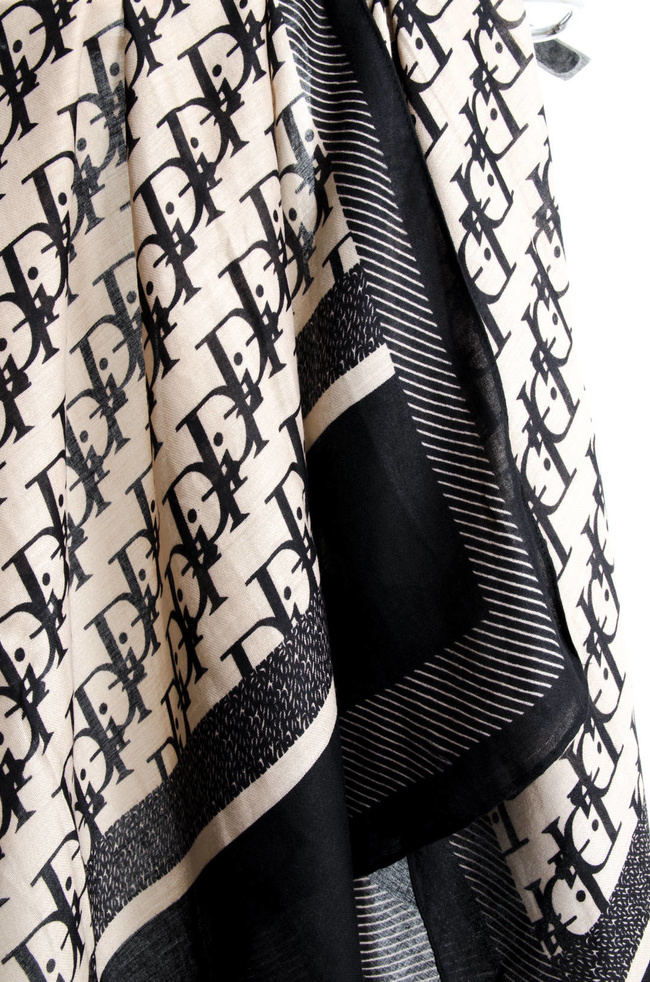 BEŻOWO-CZARNY WZORZYSTY SZAL 