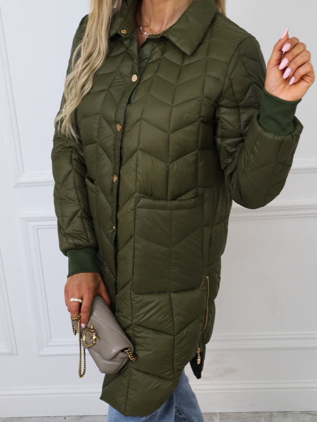 KURTKA PRZEJŚCIOWA PIKOWANA Z KOŁNIERZEM I OZDOBNYMI ZAMKAMI- ZIELONA