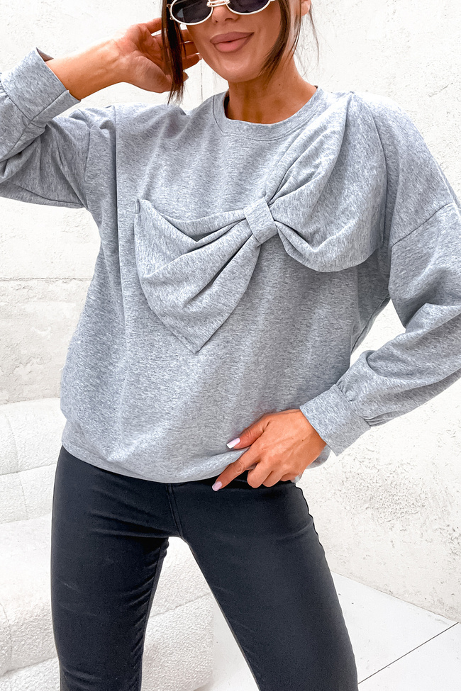 BLUZA OVERSIZE Z KOKARDĄ- SZARA