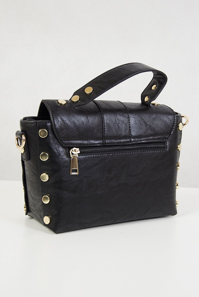 Czarna torebka ze złotymi guzikami