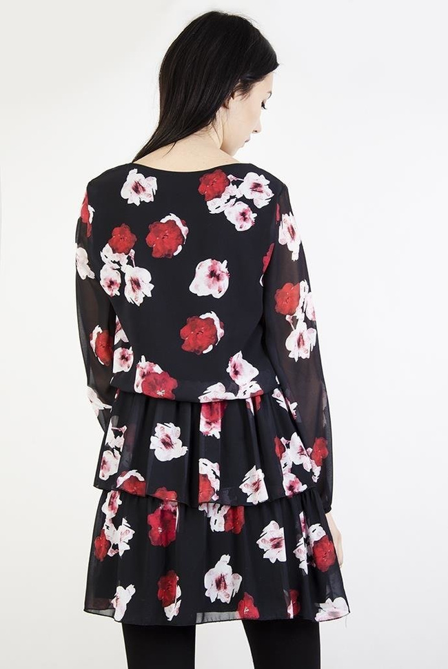 Czarna sukienka w biało-czerwone kwiaty