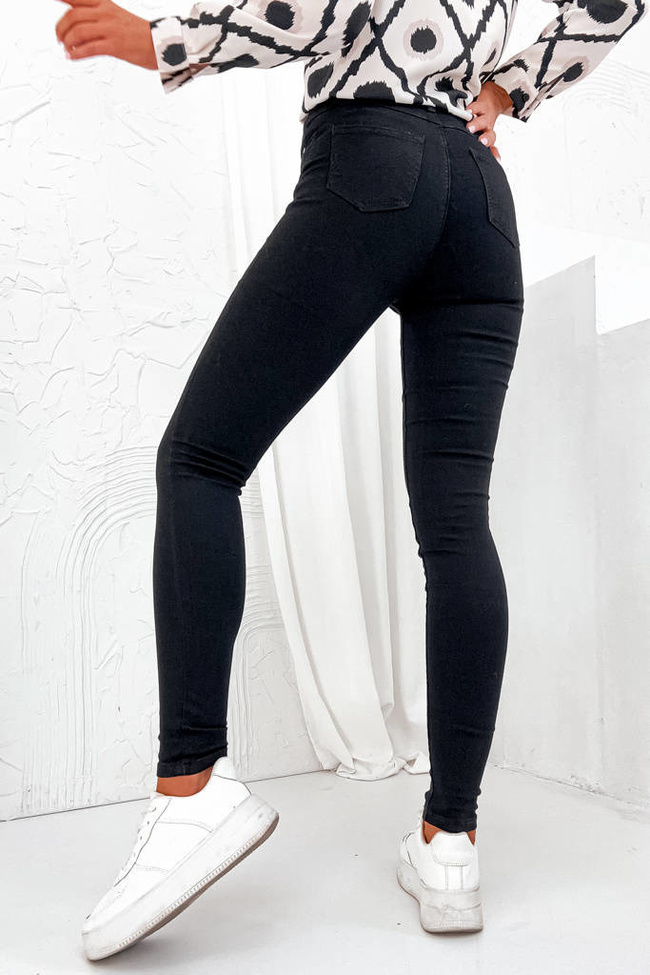 Czarne dopasowane spodnie z wysokim stanem