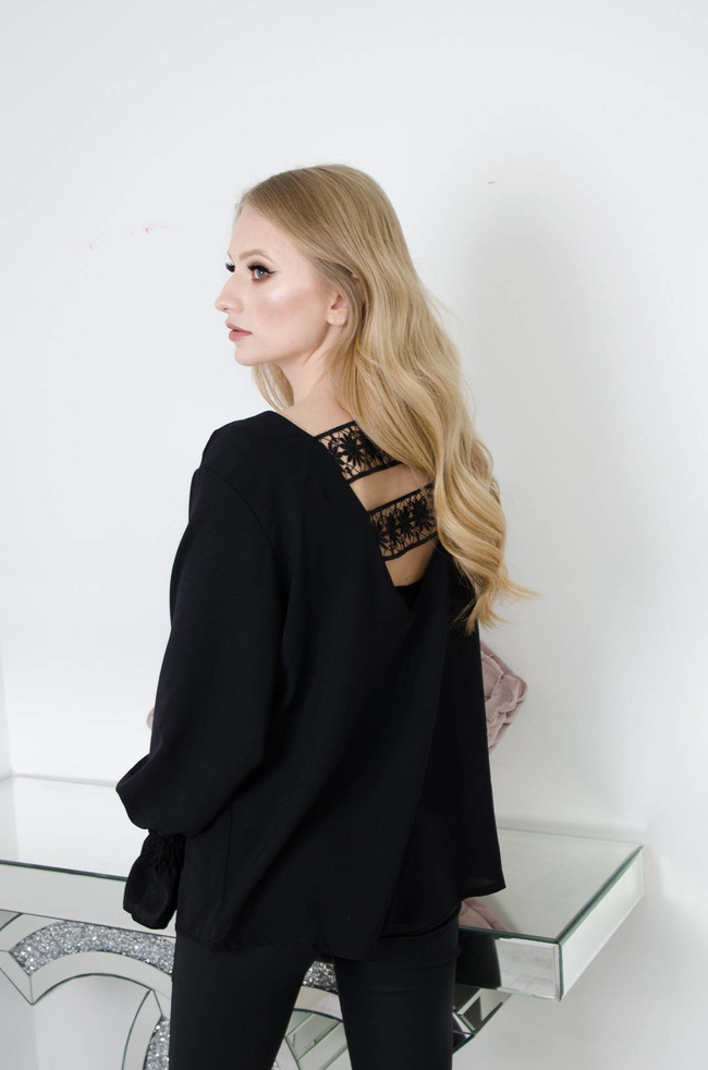 CZARNA ELEGANCKA LEJĄCA BLUZKA Z WYCIĘCIEM NA PLECACH- KORONKĄ