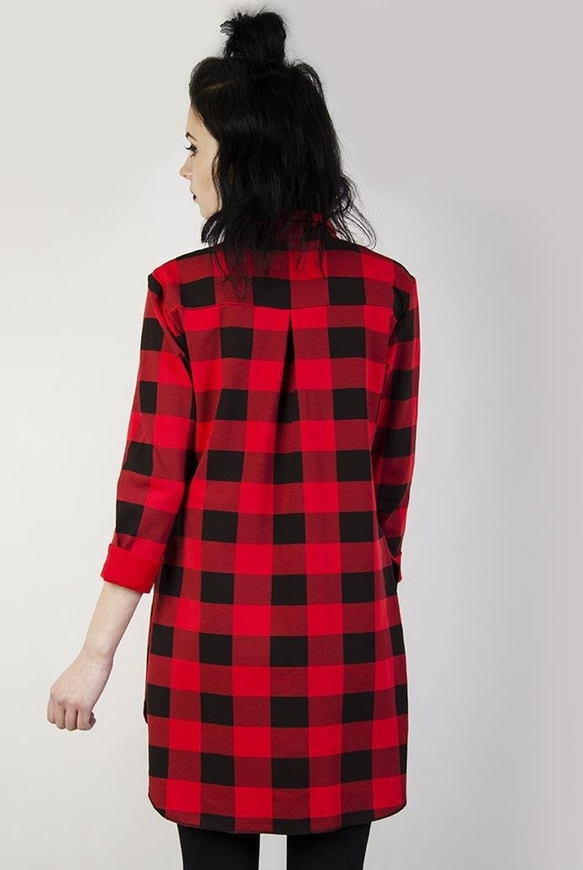 Asymetryczna koszula w czarno-czerwoną kratę