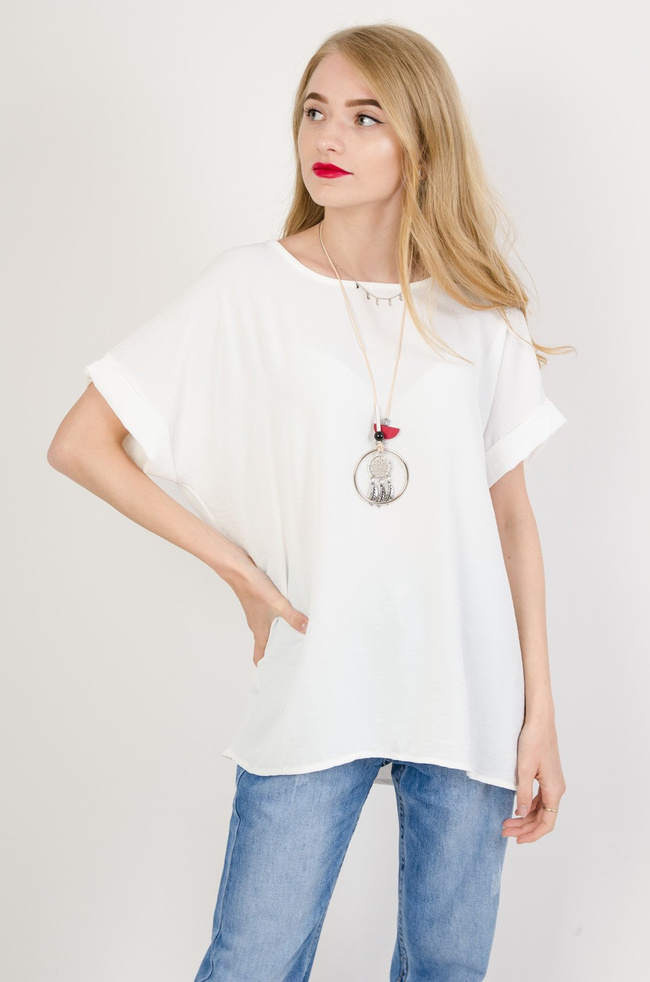 Biała bluzka z guzikami na plecach