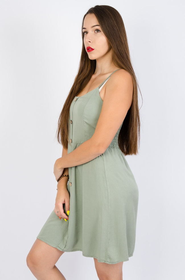 Zielona sukienka na cienkich ramiączkach