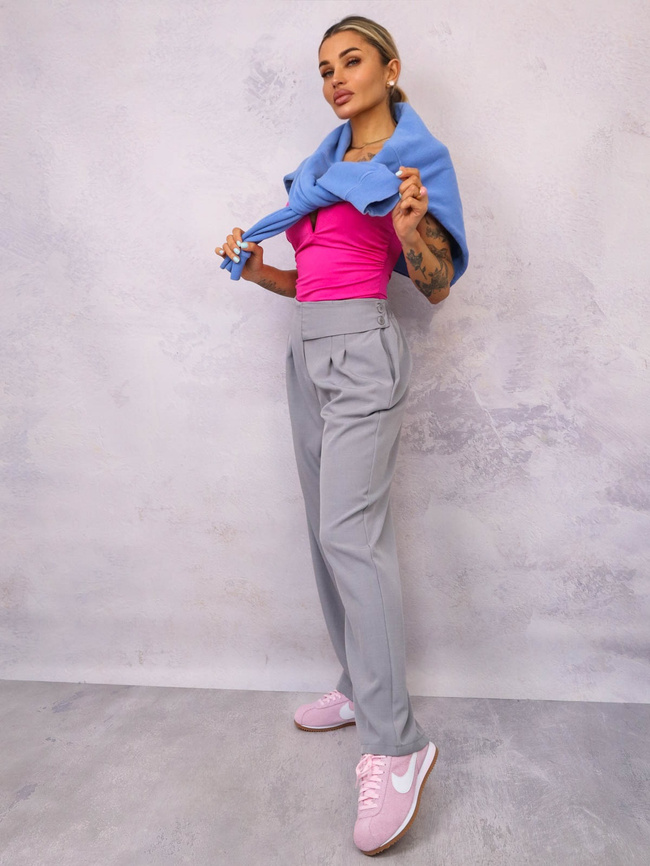 SPODNIE MATERIAŁOWE Z OZDOBNYM ZAPIĘCIEM NA BOKU- SZARE