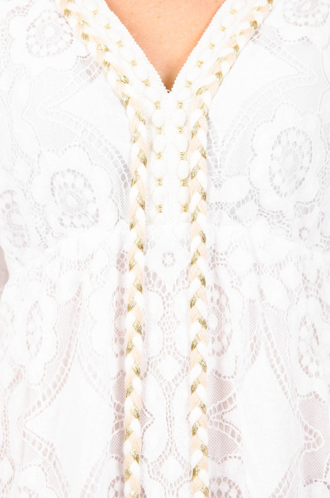 BIAŁA KORONKOWA SUKIENKA ZE ZDOBIENIEM