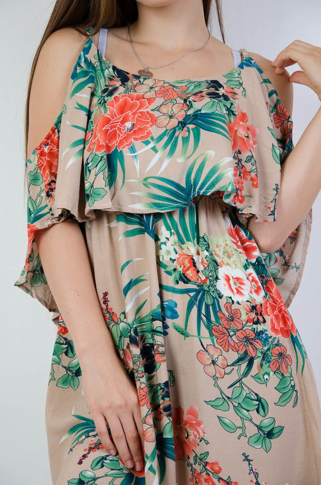 Jasnobrązowa sukienka w kwiaty z hiszpańskim dekoltem