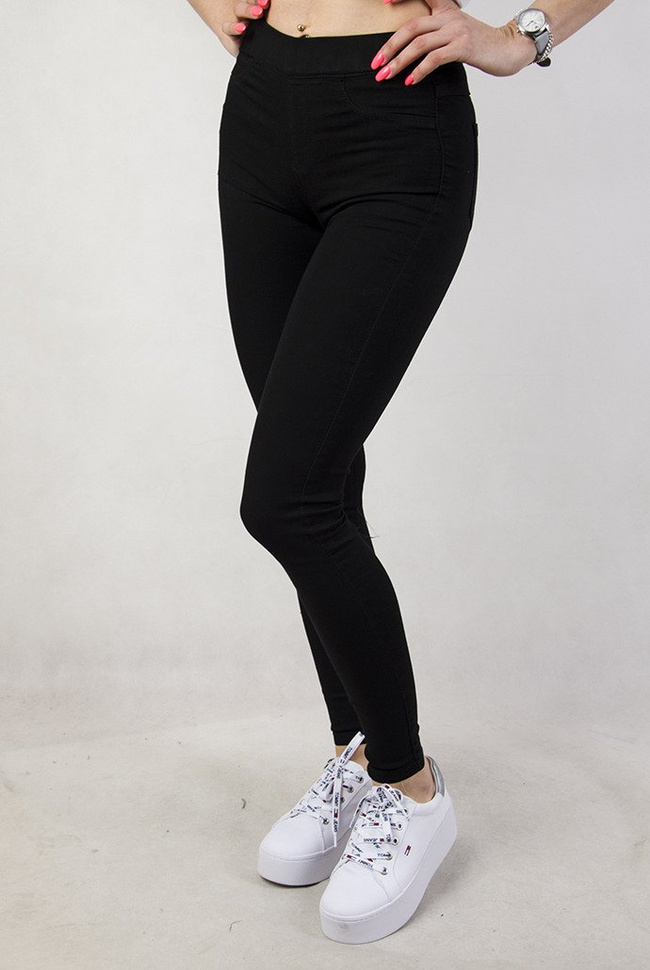 Czarne tregginsy z wysokim stanem