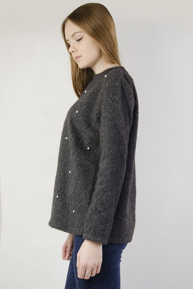 Ciemnoszary sweterek z perełkami z przodu