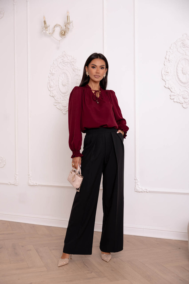 BLUZKA Z FALBANKĄ POD SZYJĄ I NA RĘKAWACH- BORDOWA