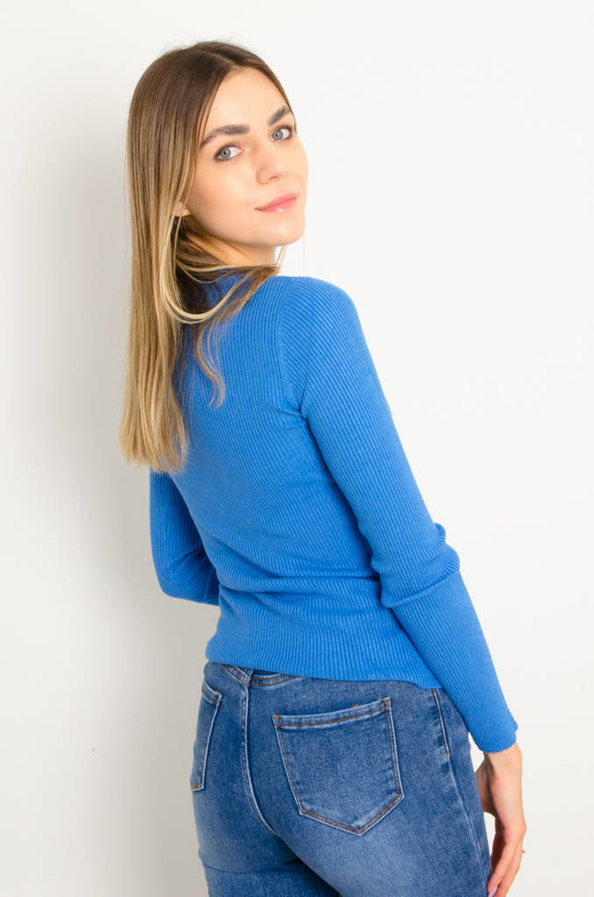 NIEBIESKI PRĄŻKOWANY SWETER