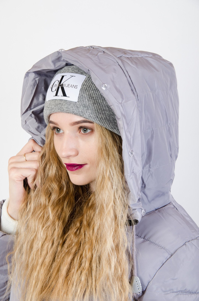 Szara kurtka pikowana z rozcięciami po bokach