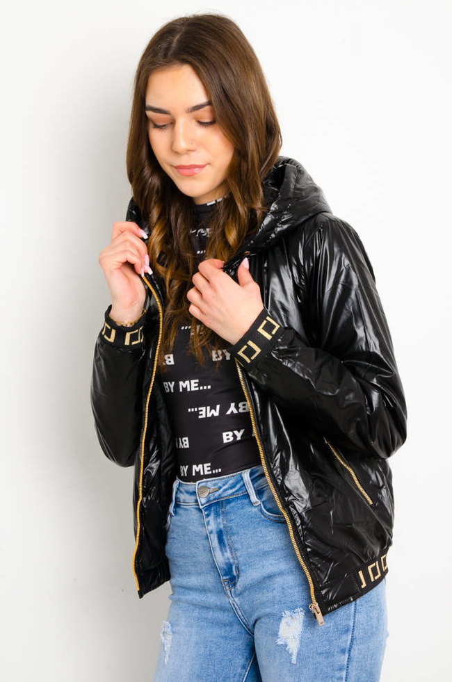 CZARNA POŁYSKUJĄCA KURTKA WIOSENNA Z KAPTUREM 